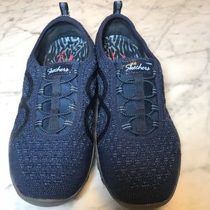 NEW Sketchers slip-on navy blue sneakers/loafers